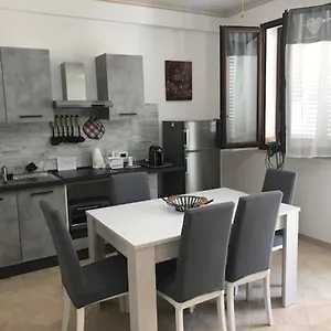  Appartamento 60 Mq A 800 Mt Dalla